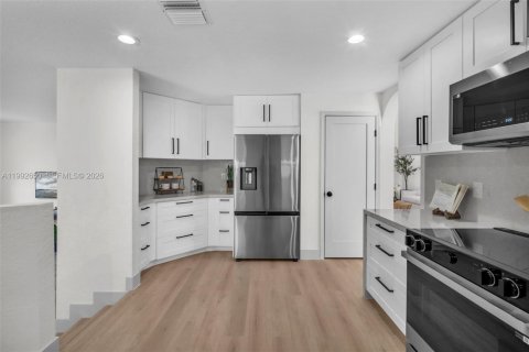 Villa ou maison à vendre à Doral, Floride: 4 chambres, 222.97 m2 № 2059635 - photo 6