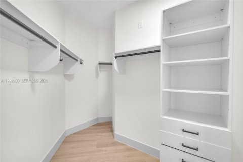 Villa ou maison à vendre à Doral, Floride: 4 chambres, 222.97 m2 № 2059635 - photo 13