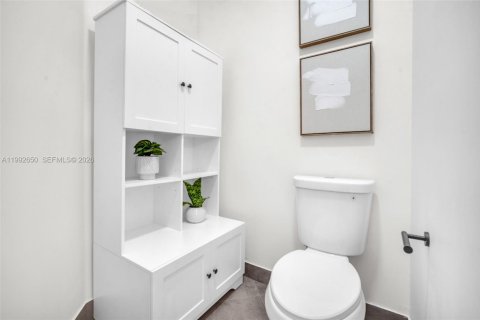 Villa ou maison à vendre à Doral, Floride: 4 chambres, 222.97 m2 № 2059635 - photo 11