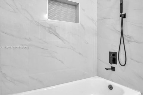 Villa ou maison à vendre à Doral, Floride: 4 chambres, 222.97 m2 № 2059635 - photo 16