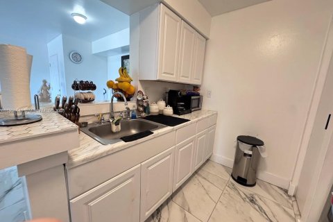 Copropriété à louer à Miami, Floride: 1 chambre, 62.8 m2 № 1970882 - photo 5