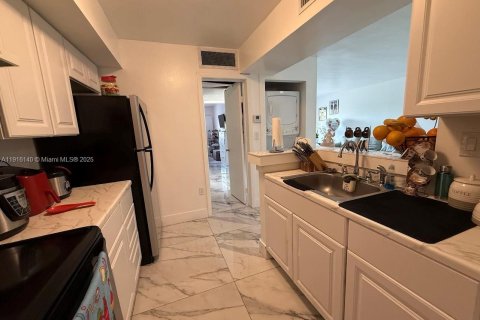 Copropriété à louer à Miami, Floride: 1 chambre, 62.8 m2 № 1970882 - photo 9