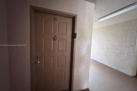 Copropriété à louer à Miami, Floride: 1 chambre, 62.8 m2 № 1970882 - photo 3