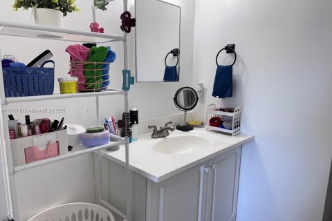 Copropriété à louer à Miami, Floride: 1 chambre, 62.8 m2 № 1970882 - photo 14