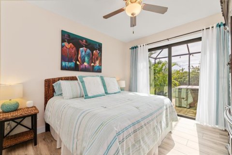 House in Port Charlotte, Florida 3 bedrooms, 198.25 sq.m. № 2417017 - photo 16