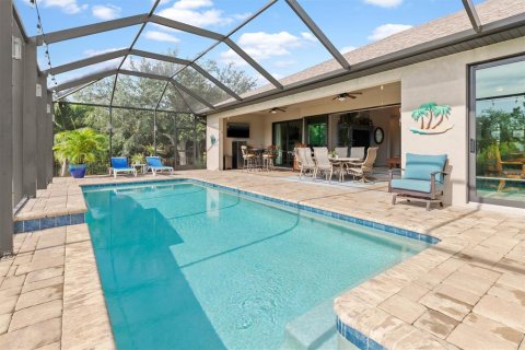 House in Port Charlotte, Florida 3 bedrooms, 198.25 sq.m. № 2417017 - photo 25