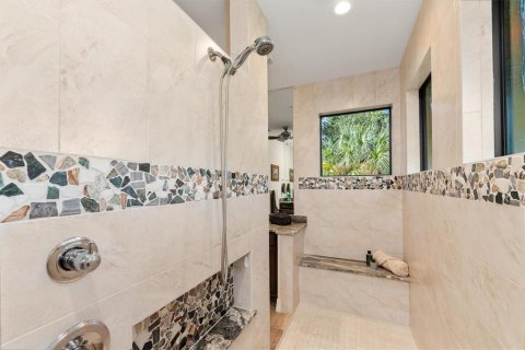 House in Port Charlotte, Florida 3 bedrooms, 198.25 sq.m. № 2417017 - photo 15