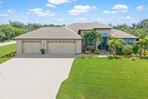 House in Port Charlotte, Florida 3 bedrooms, 198.25 sq.m. № 2417017 - photo 2