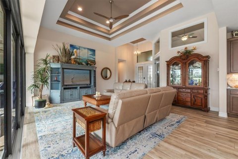 House in Port Charlotte, Florida 3 bedrooms, 198.25 sq.m. № 2417017 - photo 6
