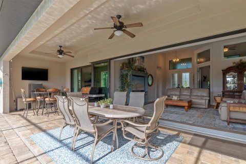 House in Port Charlotte, Florida 3 bedrooms, 198.25 sq.m. № 2417017 - photo 22
