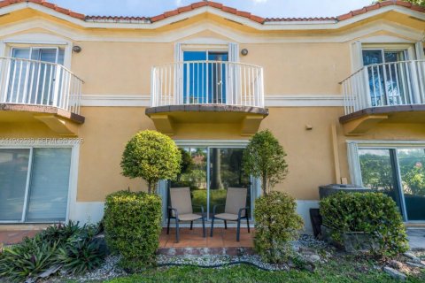 Touwnhouse à vendre à Miramar, Floride: 3 chambres, 117.99 m2 № 1999181 - photo 3