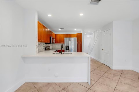 Touwnhouse à vendre à Miramar, Floride: 3 chambres, 117.99 m2 № 1999181 - photo 8
