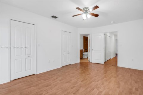 Touwnhouse à vendre à Miramar, Floride: 3 chambres, 117.99 m2 № 1999181 - photo 11