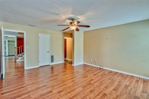 House in Gainesville, Florida 4 bedrooms, 229.84 sq.m. № 1852959 - photo 14