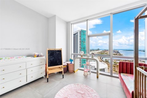 Condo in Miami, Florida, 4 bedrooms  № 1712601 - photo 27