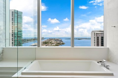 Condo in Miami, Florida, 4 bedrooms  № 1712601 - photo 15
