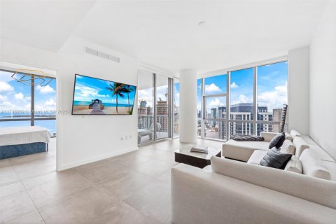 Condo in Miami, Florida, 4 bedrooms  № 1712601 - photo 3