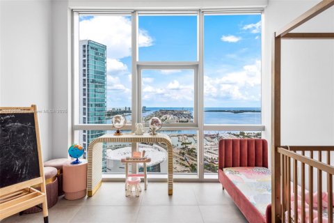 Condo in Miami, Florida, 4 bedrooms  № 1712601 - photo 30