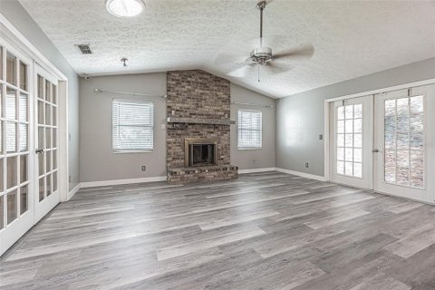 House in Brandon, Florida 4 bedrooms, 210.05 sq.m. № 2405331 - photo 8