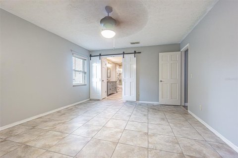 House in Brandon, Florida 4 bedrooms, 210.05 sq.m. № 2405331 - photo 17