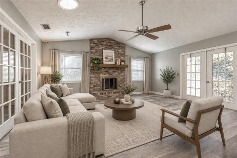 House in Brandon, Florida 4 bedrooms, 210.05 sq.m. № 2405331 - photo 7