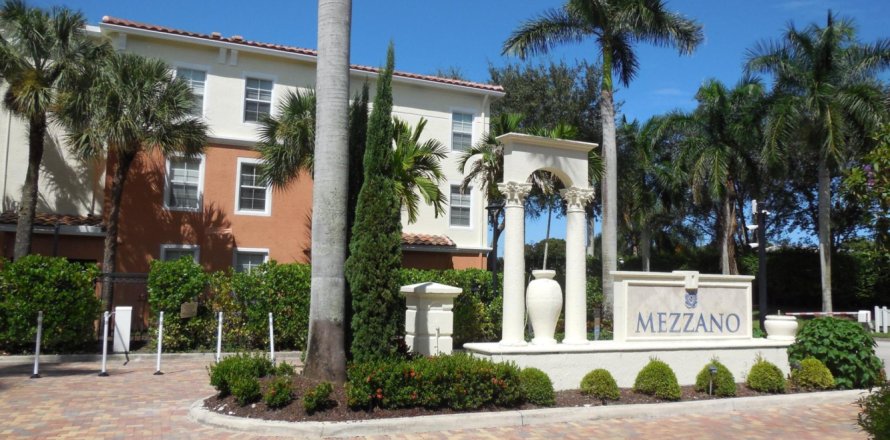 Condominio en West Palm Beach, Florida, 2 dormitorios № 994324