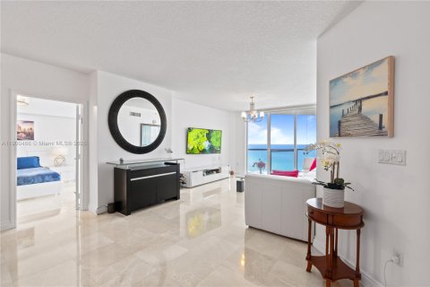 Condominio en venta en Sunny Isles Beach, Florida, 2 dormitorios, 159.33 m2 № 1972827 - foto 7