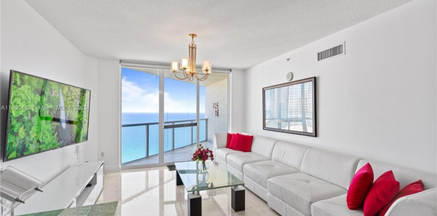 Condominio en Sunny Isles Beach, Florida, 2 dormitorios  № 1972827