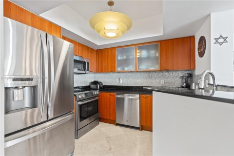 Condominio en venta en Sunny Isles Beach, Florida, 2 dormitorios, 159.33 m2 № 1972827 - foto 19