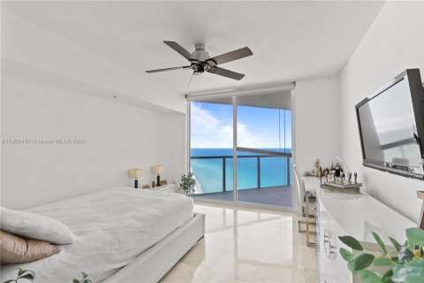 Condominio en venta en Sunny Isles Beach, Florida, 2 dormitorios, 159.33 m2 № 1972827 - foto 23