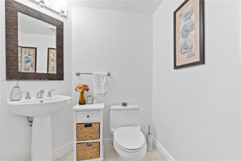 Condominio en venta en Sunny Isles Beach, Florida, 2 dormitorios, 159.33 m2 № 1972827 - foto 30