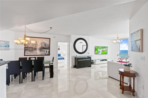 Condominio en venta en Sunny Isles Beach, Florida, 2 dormitorios, 159.33 m2 № 1972827 - foto 8