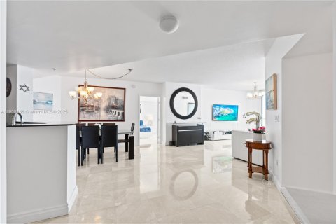 Condominio en venta en Sunny Isles Beach, Florida, 2 dormitorios, 159.33 m2 № 1972827 - foto 14