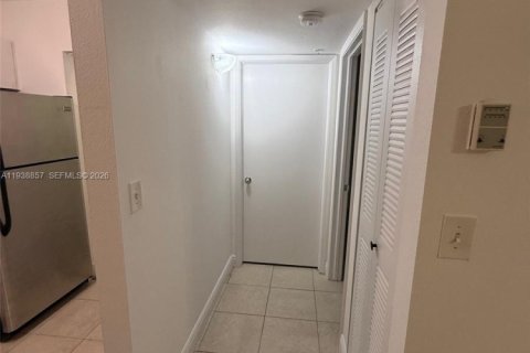 Снять в аренду кондоминиум в Дорал, Флорида 1 спальня, 62.24м2, № 1996473 - фото 8