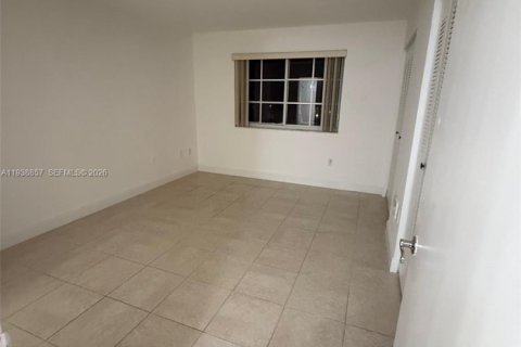 Снять в аренду кондоминиум в Дорал, Флорида 1 спальня, 62.24м2, № 1996473 - фото 6