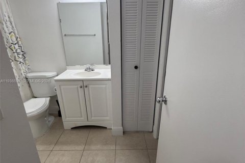 Снять в аренду кондоминиум в Дорал, Флорида 1 спальня, 62.24м2, № 1996473 - фото 5