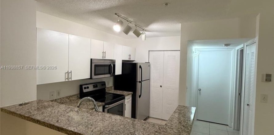 Кондоминиум с 1 спальней в Дорал, Флорида № 1996473