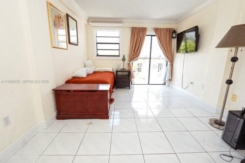 Condominio en alquiler en Miami Beach, Florida, 2 dormitorios, 96.8 m2 № 2010578 - foto 4