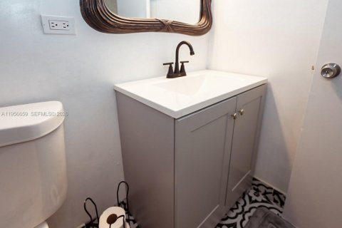 Condominio en alquiler en Miami Beach, Florida, 2 dormitorios, 96.8 m2 № 2010578 - foto 9