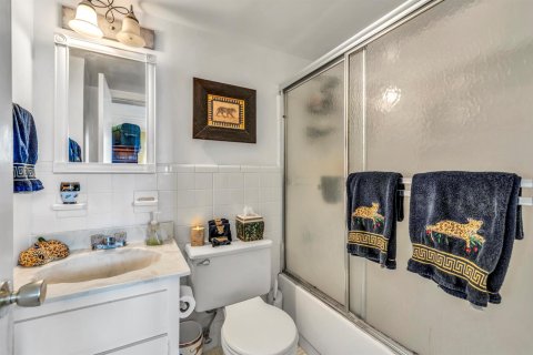 Copropriété à vendre à Palm Beach, Floride: 2 chambres, 91.97 m2 № 2394757 - photo 15