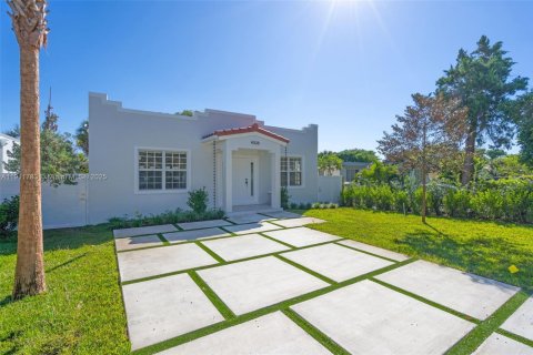 Villa ou maison à vendre à West Palm Beach, Floride: 3 chambres № 1969206 - photo 2