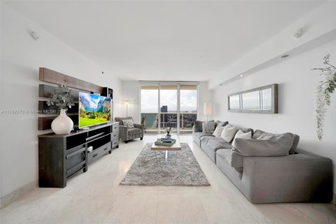 Copropriété à louer à Hallandale Beach, Floride: 3 chambres, 161 m2 № 1627895 - photo 8