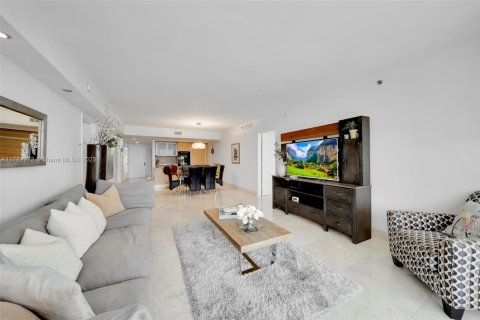 Copropriété à louer à Hallandale Beach, Floride: 3 chambres, 161 m2 № 1627895 - photo 9