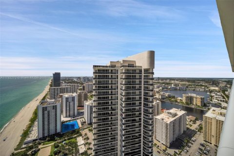 Copropriété à louer à Hallandale Beach, Floride: 3 chambres, 161 m2 № 1627895 - photo 19