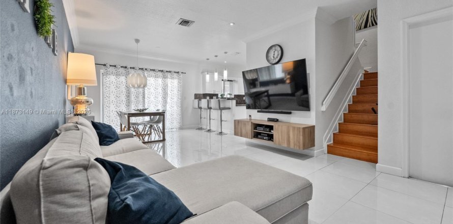 Adosado en Cutler Bay, Florida 3 dormitorios, 120.31 m2 № 1923024