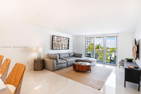 Снять в аренду кондоминиум в Майами-Бич, Флорида 1 спальня, 76.55м2, № 1989664 - фото 5