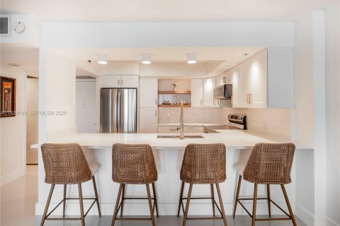 Снять в аренду кондоминиум в Майами-Бич, Флорида 1 спальня, 76.55м2, № 1989664 - фото 8