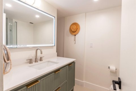 Снять в аренду кондоминиум в Майами-Бич, Флорида 1 спальня, 76.55м2, № 1989664 - фото 16