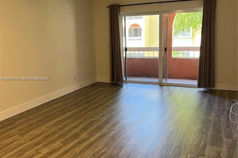 Copropriété à louer à Miami, Floride: 1 chambre, 66.15 m2 № 2394887 - photo 3