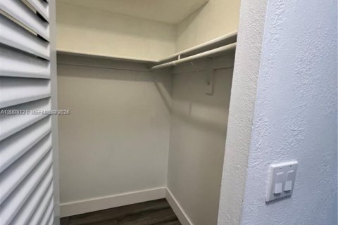 Copropriété à louer à Miami, Floride: 1 chambre, 66.15 m2 № 2394887 - photo 9